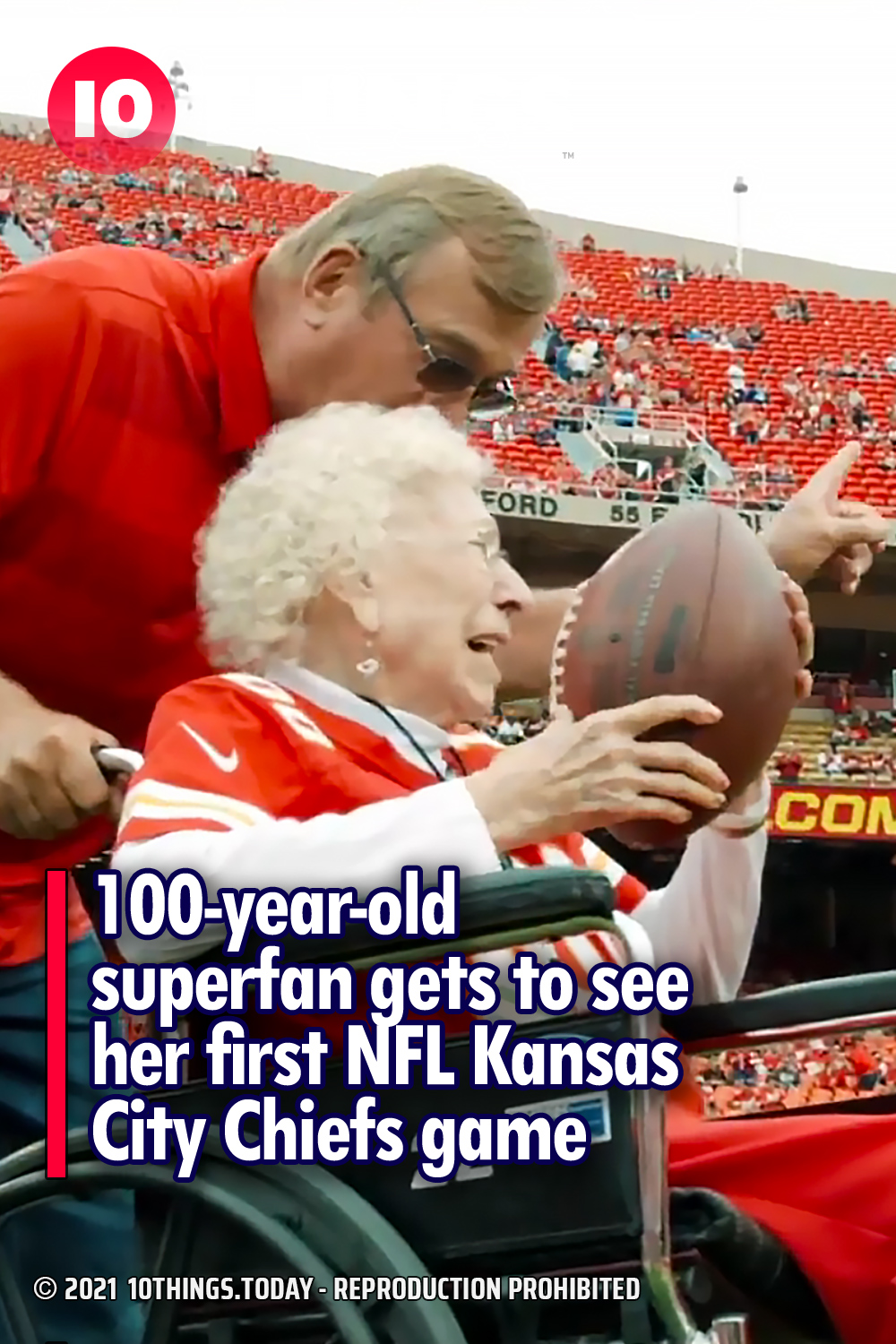 100-year-old superfan gets to see her first NFL Kansas City Chiefs game