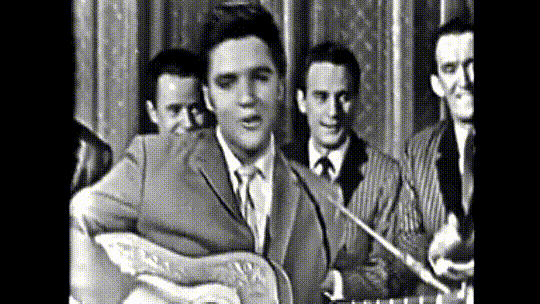 Elvis sends fans into a frenzy with ‘Hound Dog’