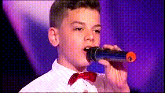 A Little boy’s tribute to Tom Jones with his rendition of the classic “Green Green Grass of Home”